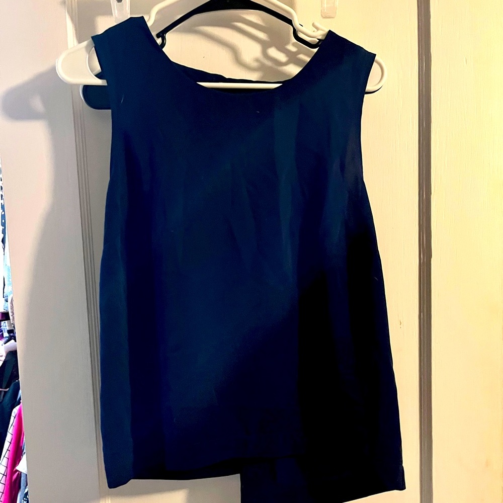 Size M Kenneth Cole top